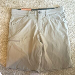 NWT Eddie Bauer Tan 10" Tech Shorts Size 34